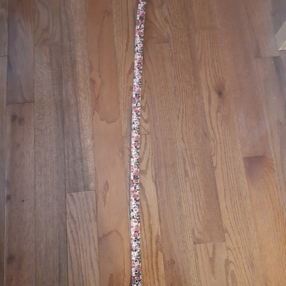 Floral Belt - Aeropostale - L - Picture 2 of 3